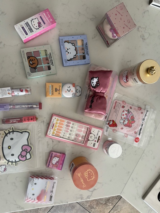 Hello Kitty Accessories - Hello Kitty Pink and White Cosmetic & Accessory Bundle